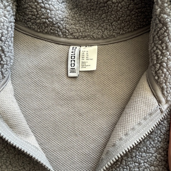 Brand new without tags grey Sherpa sweater - Picture 2 of 4